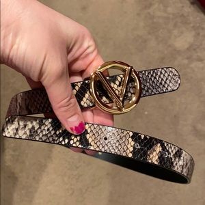 Valentino belt 100% authentic
